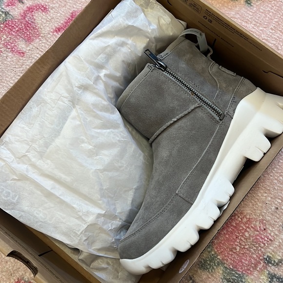 UGG Woman’s W Palomar Sneaker - Picture 4 of 8